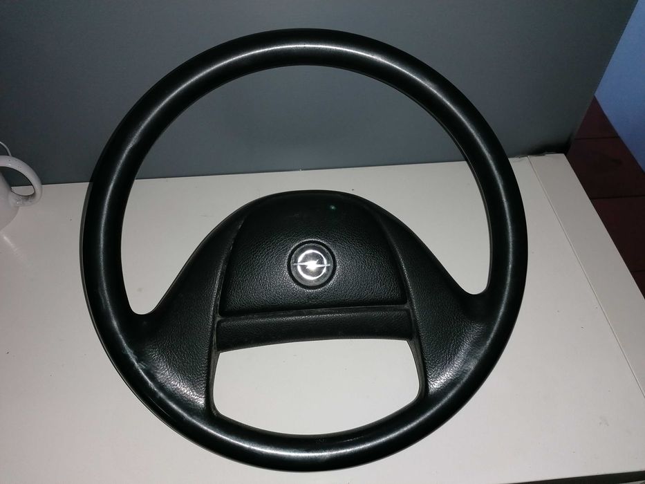 Volante Opel (contactar pelo Telemóvel)