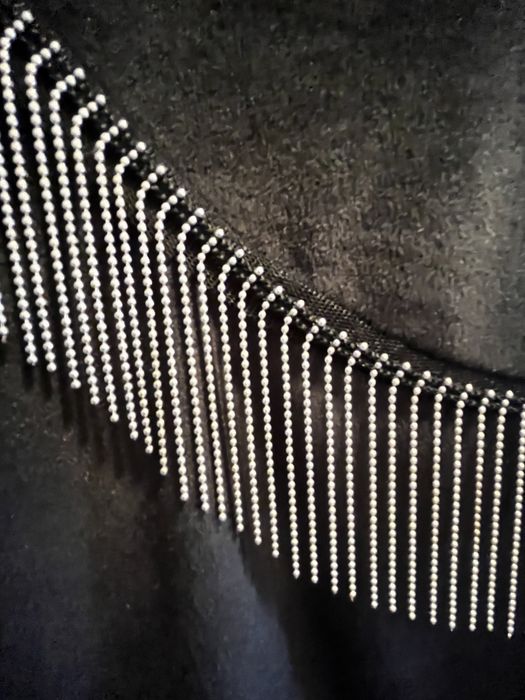 Vestido preto com brilhantes