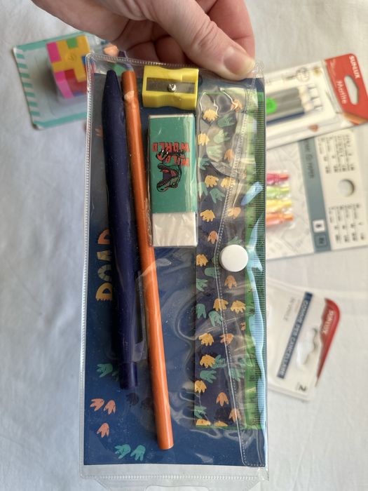 Artykuły szkolne zestaw przyborów szkolnych