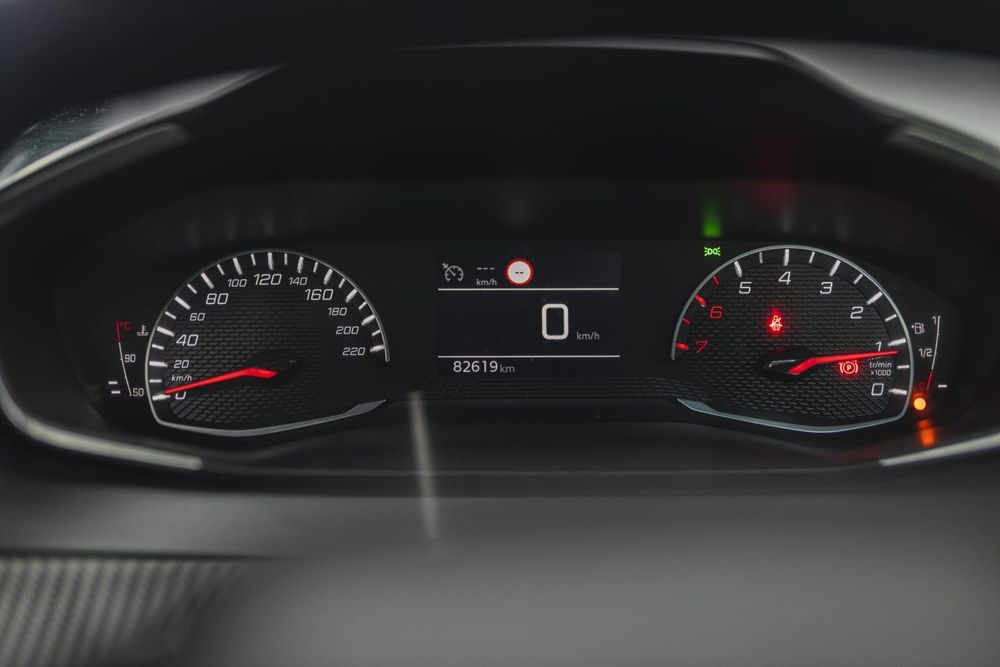 Peugeot 208 como novo