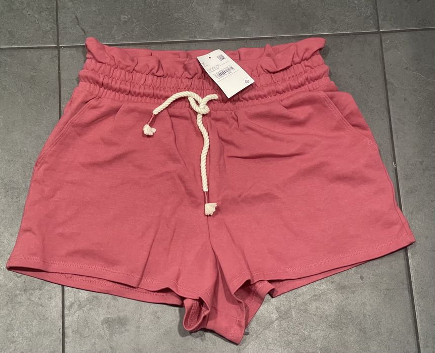 Шорти жіночі, розмір М, C&A