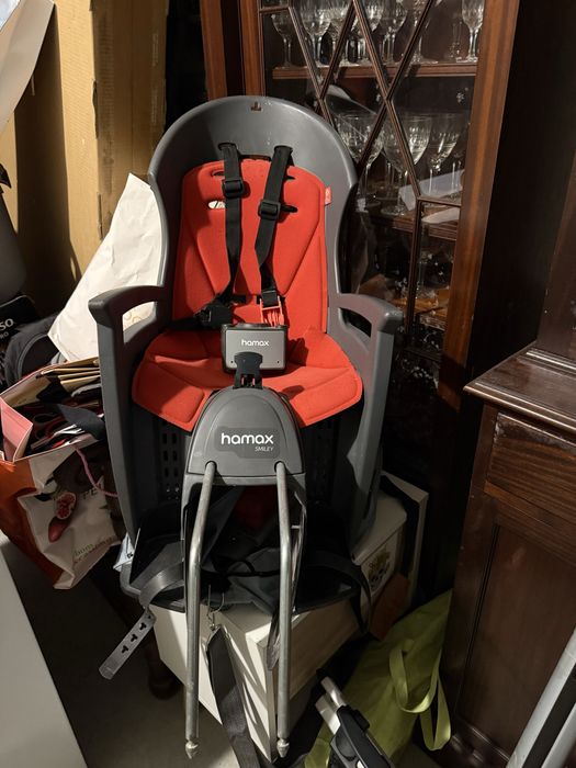 Vendo cadeira de criança para bicicleta Hamax Smiley, em cinzento e vermelho