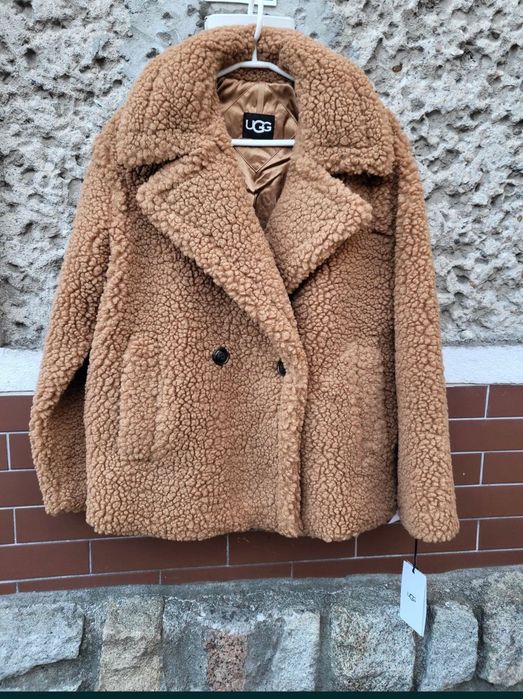 Шубка бренду Ugg