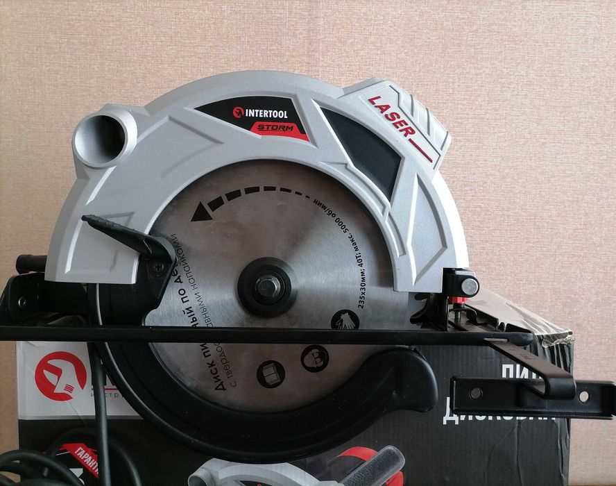 Дискова пила INTERTOOL WT-0623