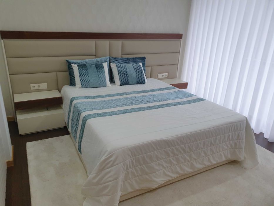 Cama de casal estofada