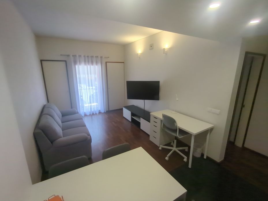 Arrenda-se apartamento T1