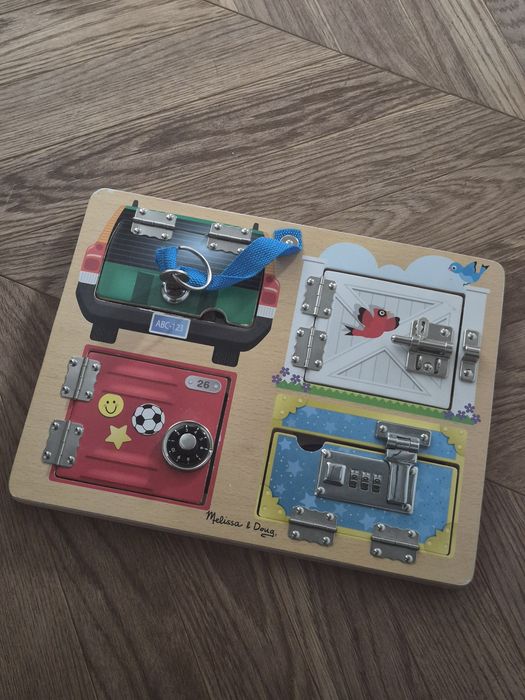 Tablica manipulacyjna Melissa&Doug zamki
