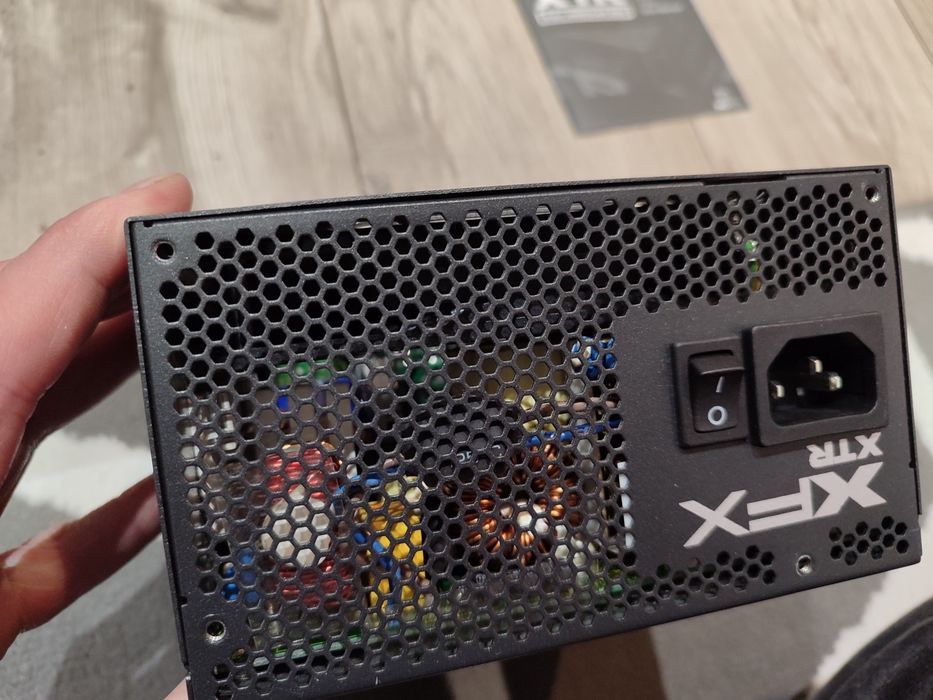 Zasilacz 650w XFX XTR 650 80+ Gold Hybrid Fan Mode modular modular