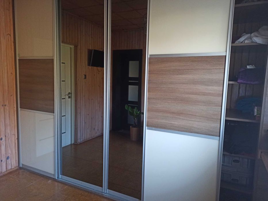 Szafa   do zabudowy wykonana przez stolarza