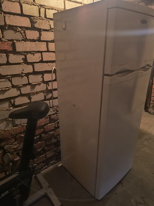 Lodówka 140 cm sprawna