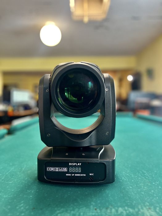 Moving Head Beam 200W LED + Flight Case