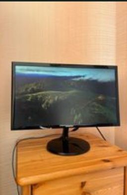 Монітор у гарному стані -  Samsung-  FULL HD 21,5" S22F350FHI