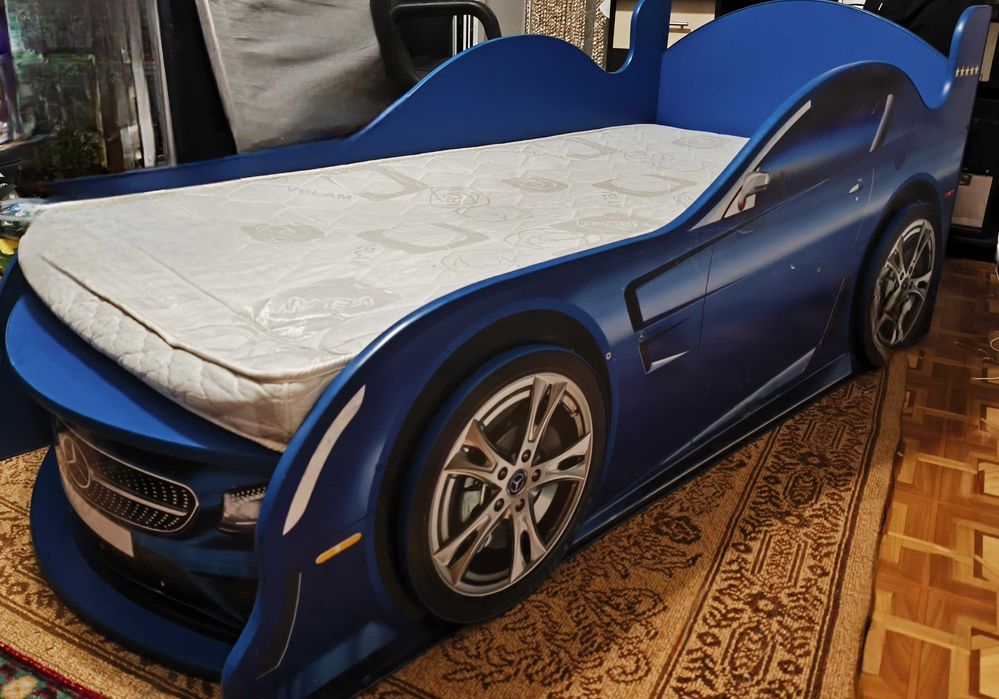 Продам дитяче ліжко автомобіль