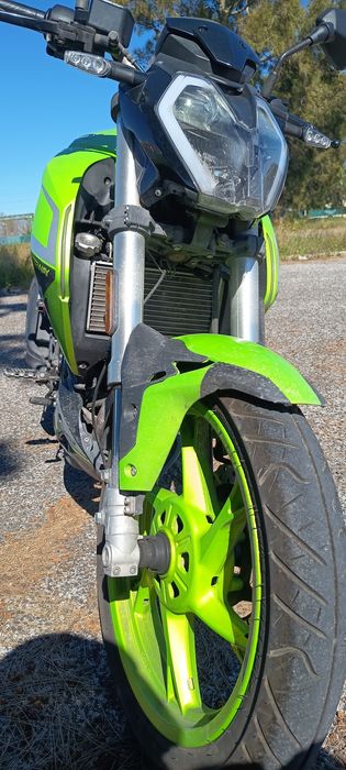 Moto    125   cc