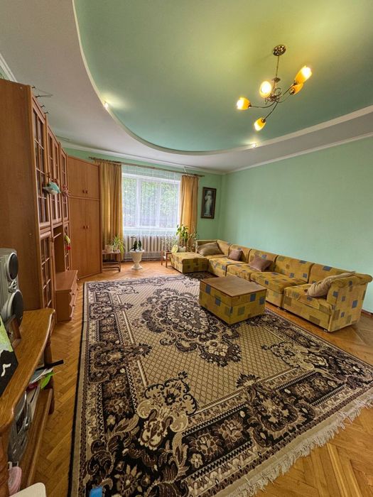 Продам комфортний будинок в затишному районі(Газове)