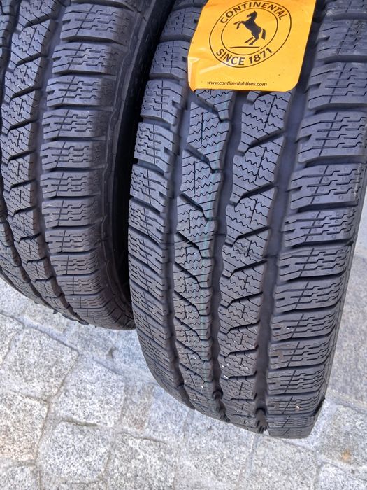 Pneus Novos 215/70R15 C Continental