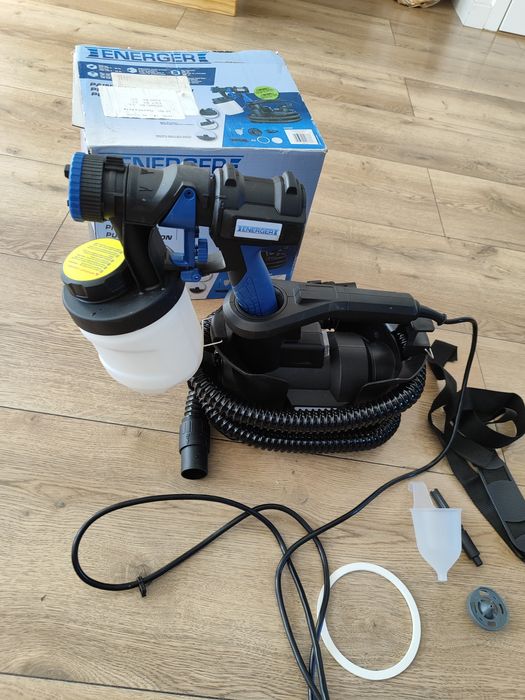 Pistolet do malowania 700wat, kompletny, jak nowy. 2024r

Wtyczka e