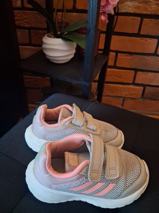 Buty ADIDAS dla dziewczynki r.23,5