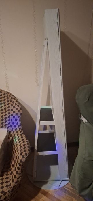Дзеркало-шафа для прикрас