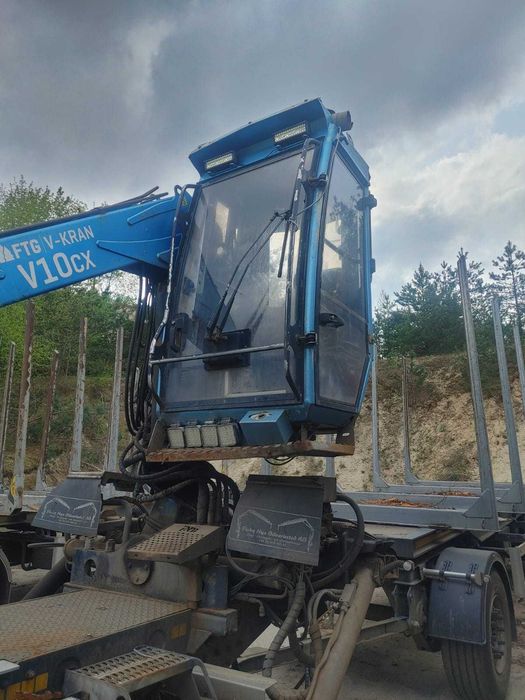 Scania R560 z HDS i przyczepą do drewna