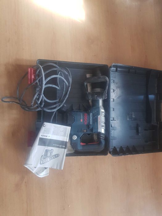 młot kujący renomowanej firmy Bosch GSH