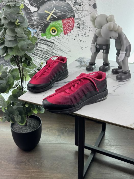Кросівки Nike Air Max Invigor 35 розмір Е14597