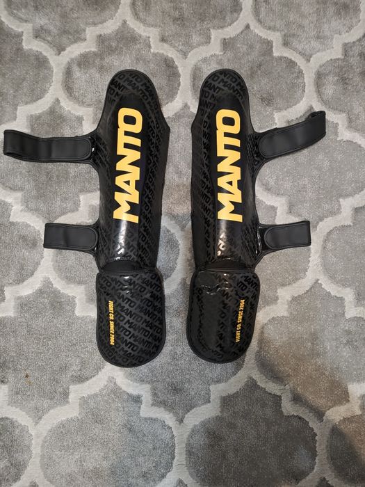 Ochraniacze na piszczele do kickboxingu MANTO