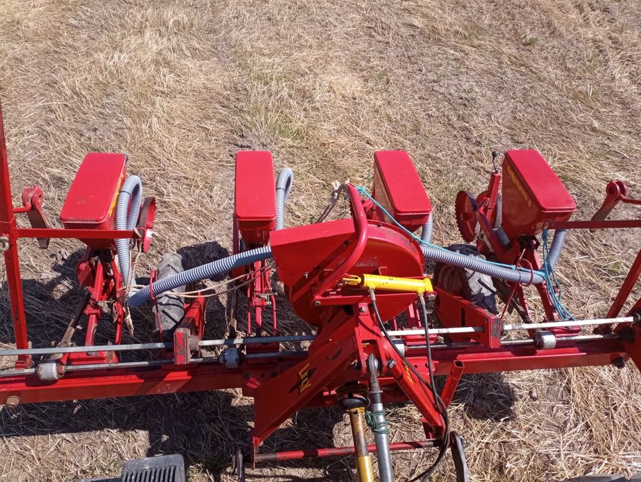 Semeador de milho pneumático