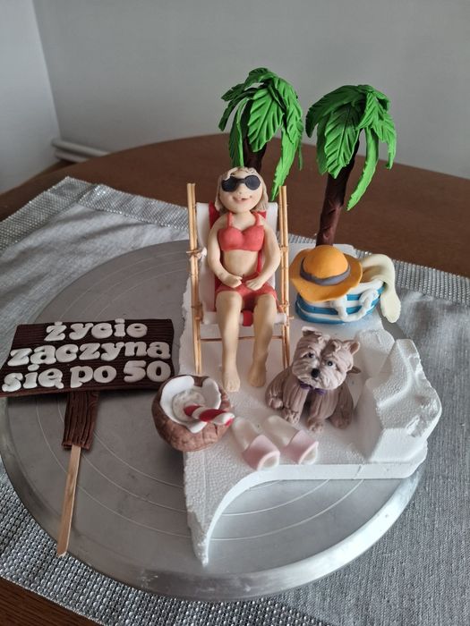 Ozdoby na tort  z masy cukrowej