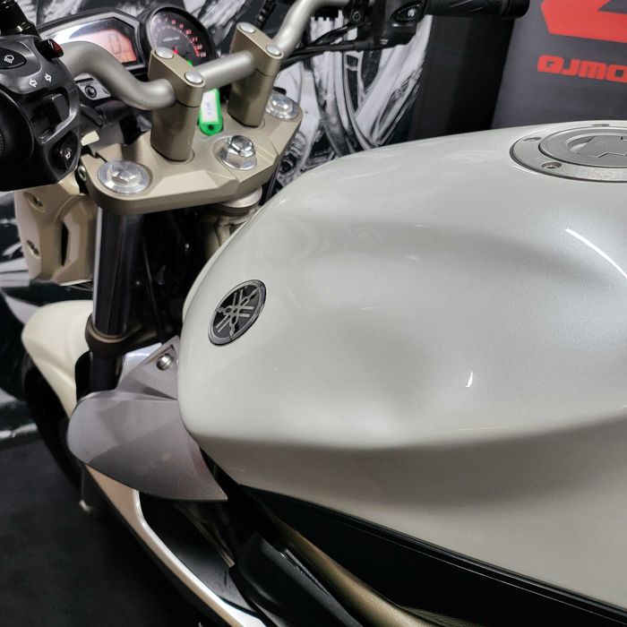 Yamaha XJ6 / 2011