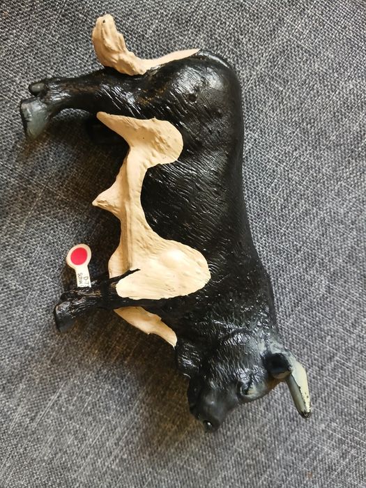 Starsza figurka byka firmy Schleich 1992 rok