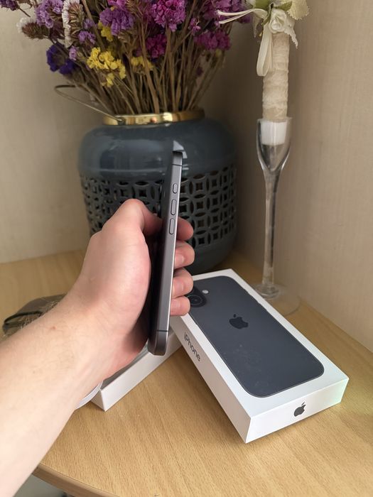 New! Apple iPhone 17 256GB Black 10/10 100%