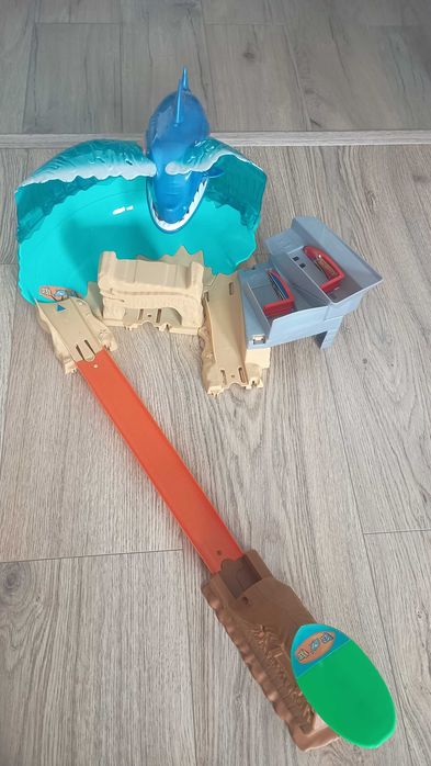 Rekin hot wheels
