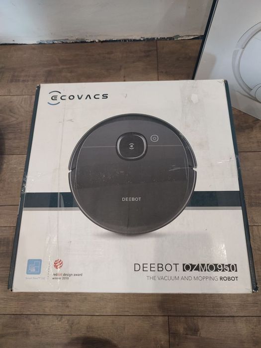 Ecovacs Deebot Ozmo 950 - робот-пилосос преміум класу