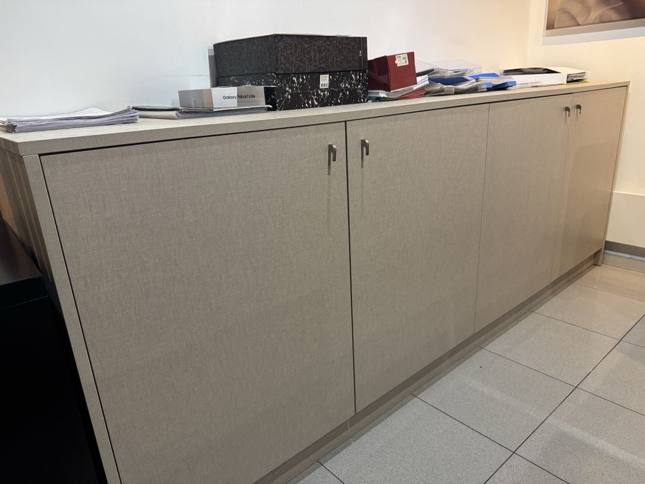 Aparador grande de sala ou escritorio