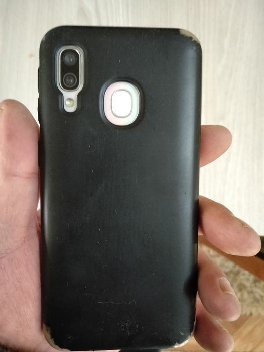 Samsung " A 40" em bom estado