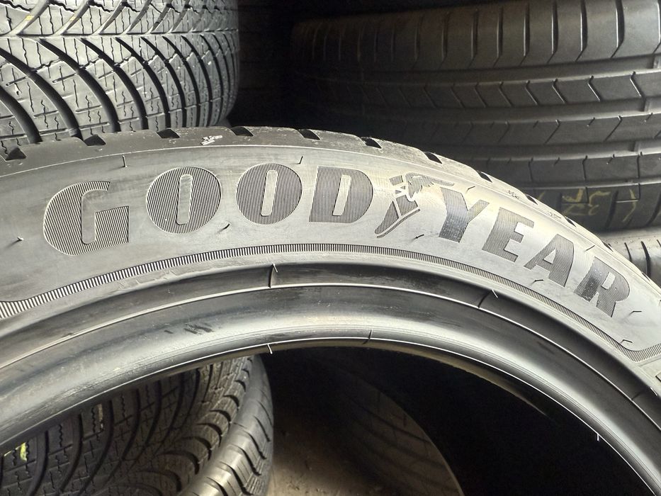 Зимові шини 245/45 R18 Goodyear UltraGrip Performance + 4шт. 7мм 2022