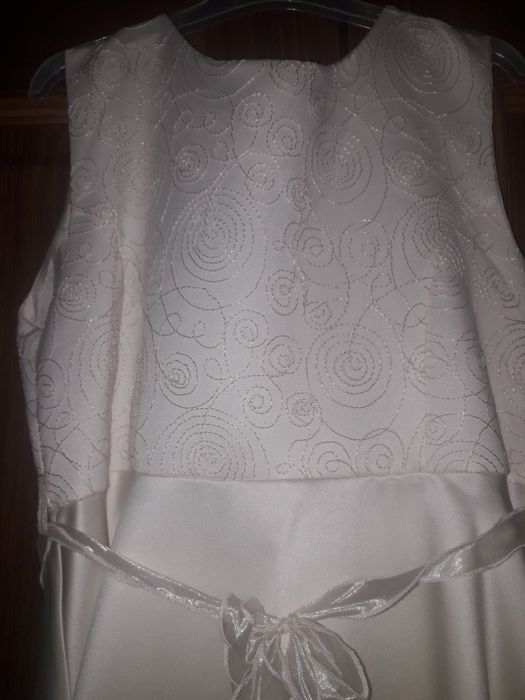 Vestido cor de pérola de cerimónia