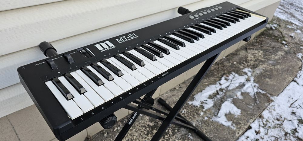 Midi клавіатура Roland РС300, 200/Miditech MT-61 .,б/у з Німеччини