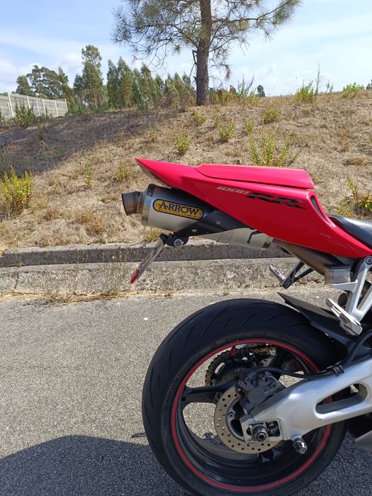 Vendo CBR 1 000rr  2004