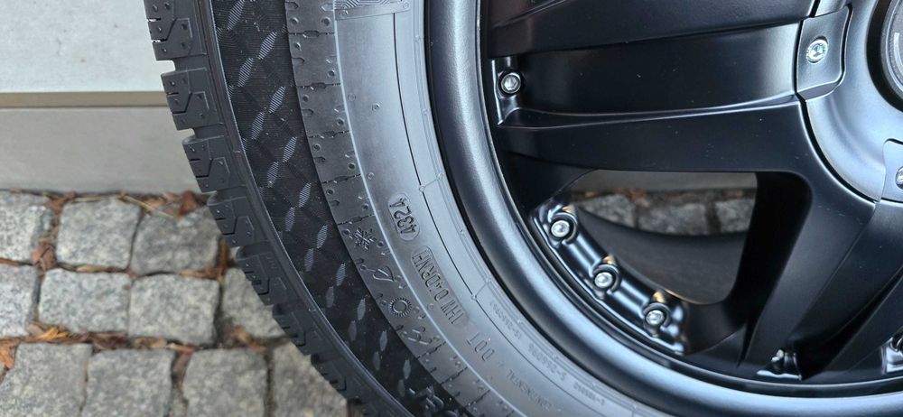 Koła Continental Van Contact Camper 255/55/18 CP 120 R  M+S Sprinter