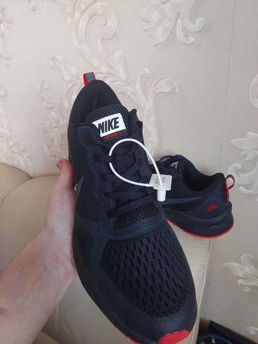 Оригінал кросівки Nike Zoom Winflo 8