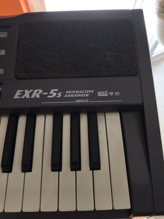 Teclado arranjador Roland exr-5s saco e tripé.