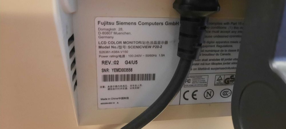 monitor de computador  e teclado