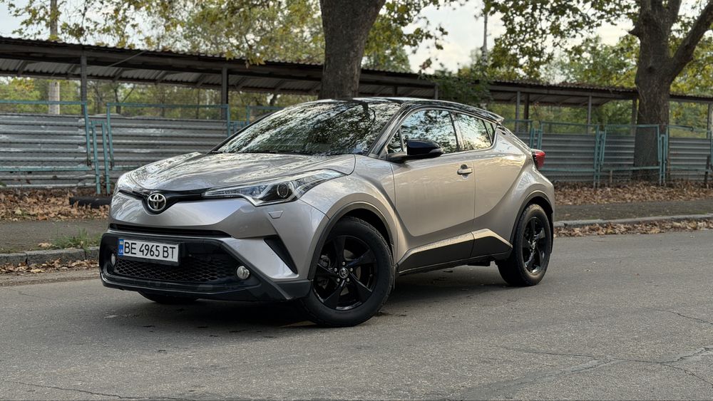 Toyota C-hr 2016г офицыальная