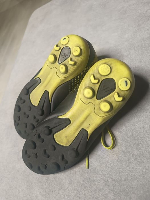Buty do piłki nożnej 34