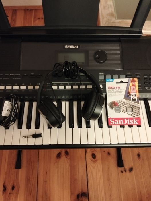 Keyboard Yamaha PSR-E433 używany+zestaw gratis