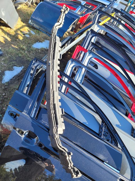 Apsorber zderzaka przedniego Audi A4 B9