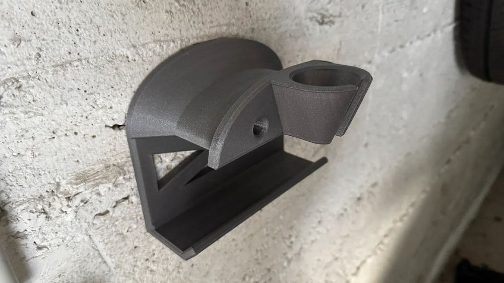 Настенная подставка для зарядки Tesla (Mobile Connector EU)