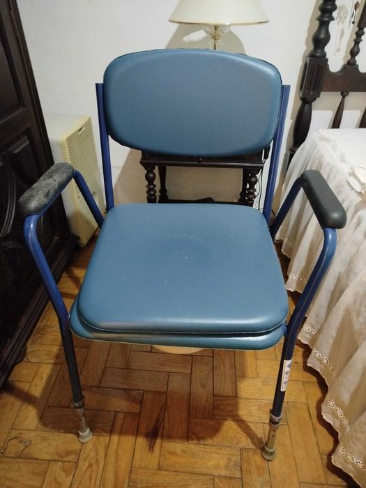Cadeira Sanitária